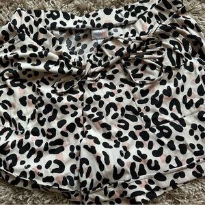 LuLaRoe Black and Pink Patterned Jessica Shorts-XL